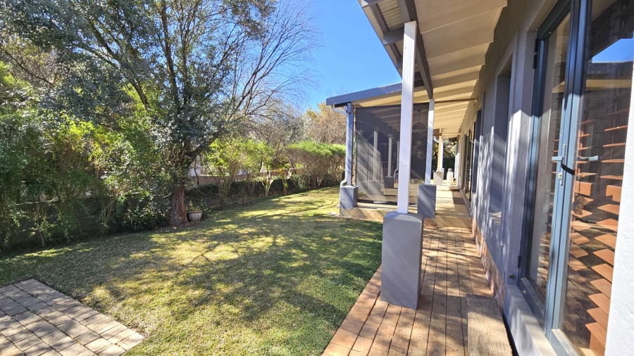 5 Bedroom Property for Sale in The Coves North West